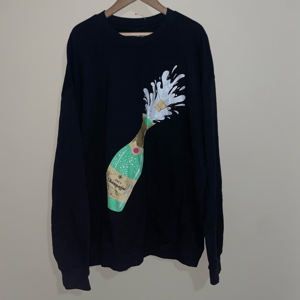 Goodie Two Sleeves Black Champagne NYE Crewneck Sweatshirt Size XL NWOT